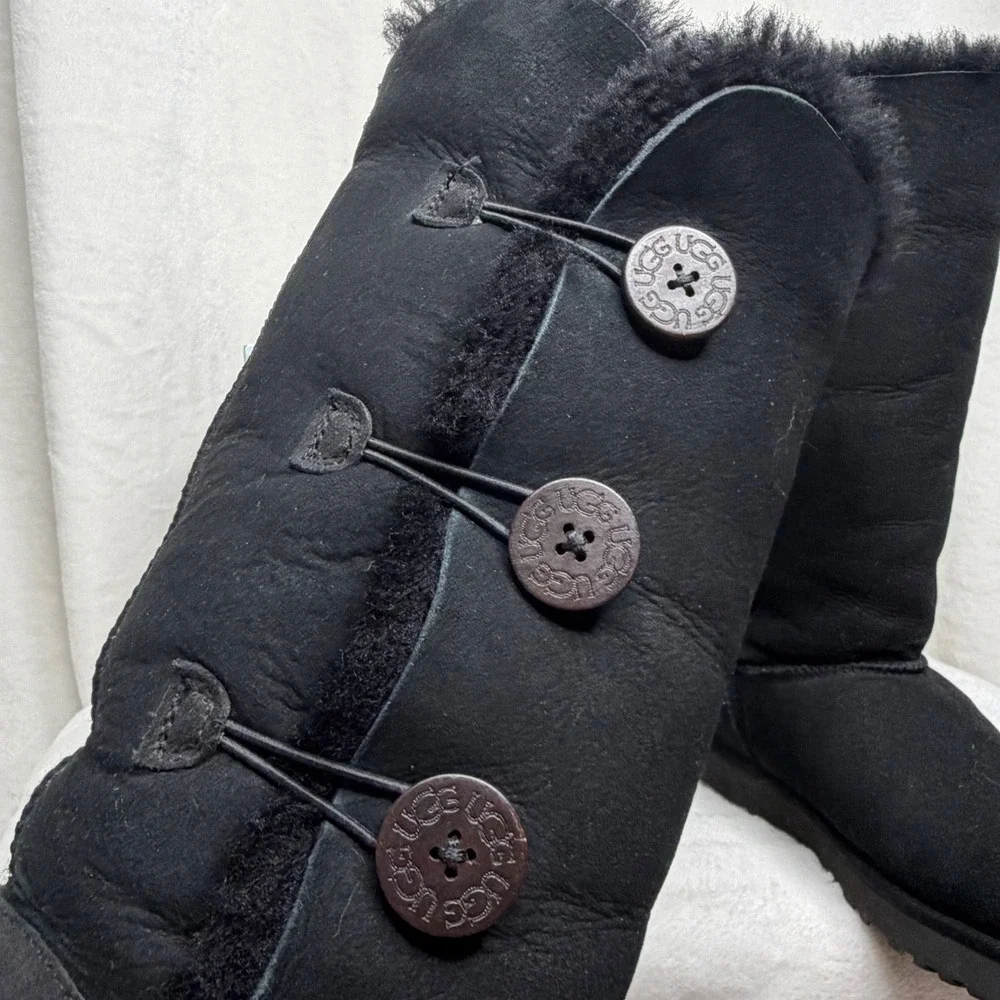 UGG Bailey Button Triplet‎ Boots Womens 10 Black Tall Sheepskin S/N 1873